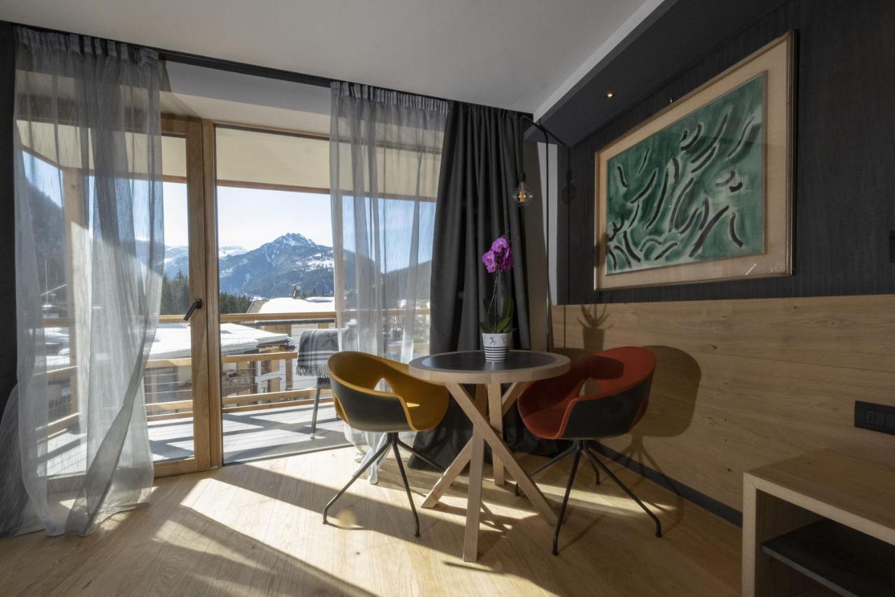 Locanda Degli Artisti Art Hotel Canazei Buitenkant foto